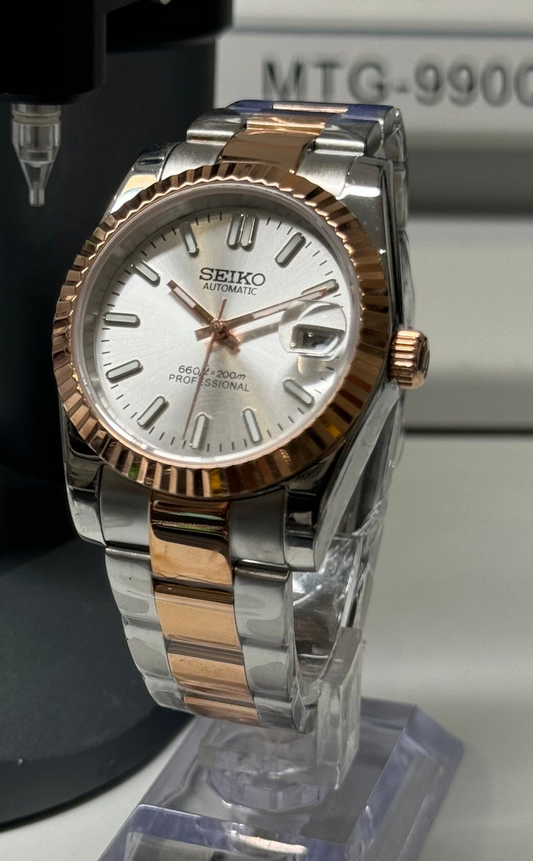 DJ-Fluted "Two Tone Rose Gold W/White" - Reloj personalizado con cristal de zafiro y acero inoxidable 316L | XP Watch Co.