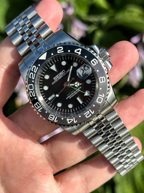XP Mod XP Mod GMT Dual-Time Dual-Time "Black/Grey" (Bruce Wayne) con movimiento NH35, acero 316L y cristal zafiro | XP Watch Co.