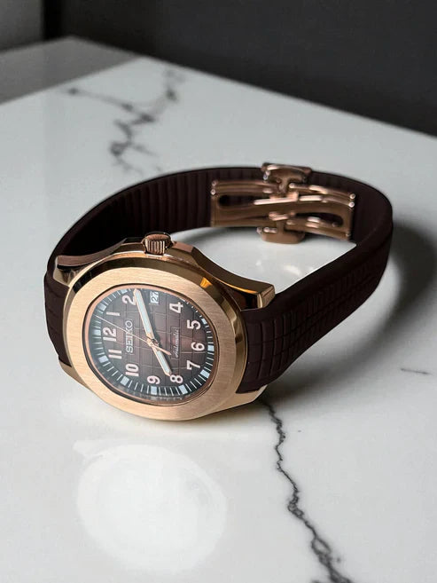 Aqua-Tropic Mod "Rose Gold Brown" - Reloj personalizado con cristal de zafiro y acero 316L | XP Watch Co.