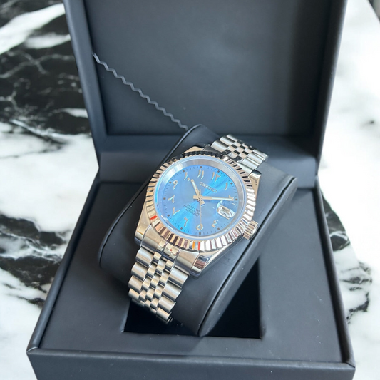DJ-Fluted "Sky Blue" Árabe - Reloj personalizado con movimiento automático NH35 y cristal de zafiro | XP Watch Co.