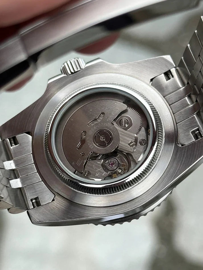 GMT Dual-Time Dual-Time "Bat Girl" - Reloj personalizado con movimiento automático NH35 y acero inoxidable 316L | XP Watch Co.