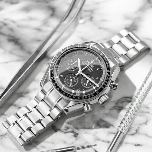 cronógrafo Speedy Chrono "Moonwatch" - Reloj personalizado con cronógrafo VK63 y acero inoxidable 316L | XP Watch Co.