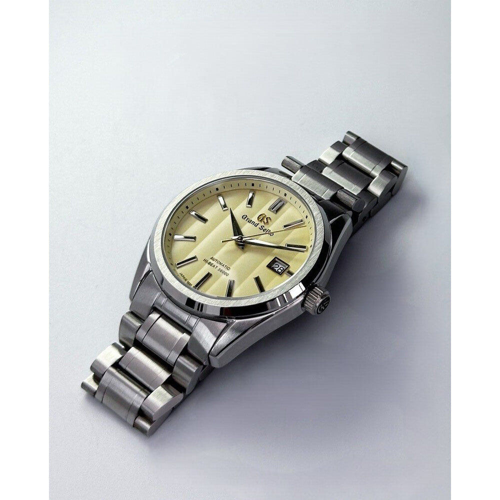 Grandko Mod 39.5mm | Champagne - Reloj personalizado con cristal de zafiro y acero inoxidable 316L | XP Watch Co.