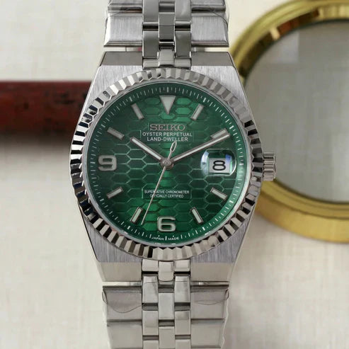 Land-Dweller "Green" - Reloj personalizado con cristal de zafiro y acero inoxidable 316L | XP Watch Co.