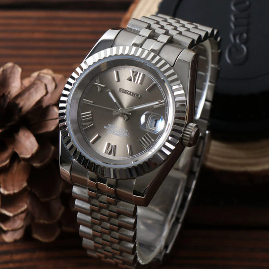 DJ-Fluted "Grey Roman" - Reloj personalizado con cristal de zafiro y acero inoxidable 316L | XP Watch Co.