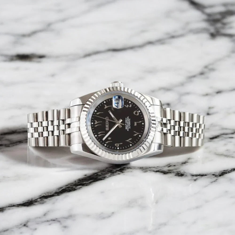 DJ-Fluted "Black" Árabe - Reloj personalizado con movimiento automático NH35 y cristal de zafiro | XP Watch Co.