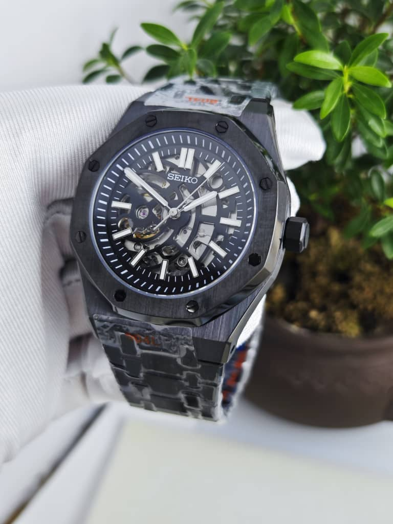 ROAK "Skeleton Black" - Reloj personalizado con acero inoxidable 316L y movimiento automático NH35 | XP Watch Co.