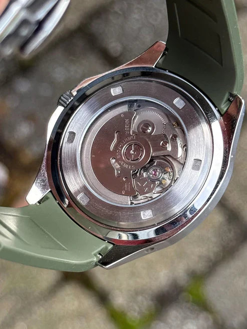 Aqua-Tropic Mod "Emerald" - Reloj personalizado con movimiento automático NH35 y cristal de zafiro | XP Watch Co.