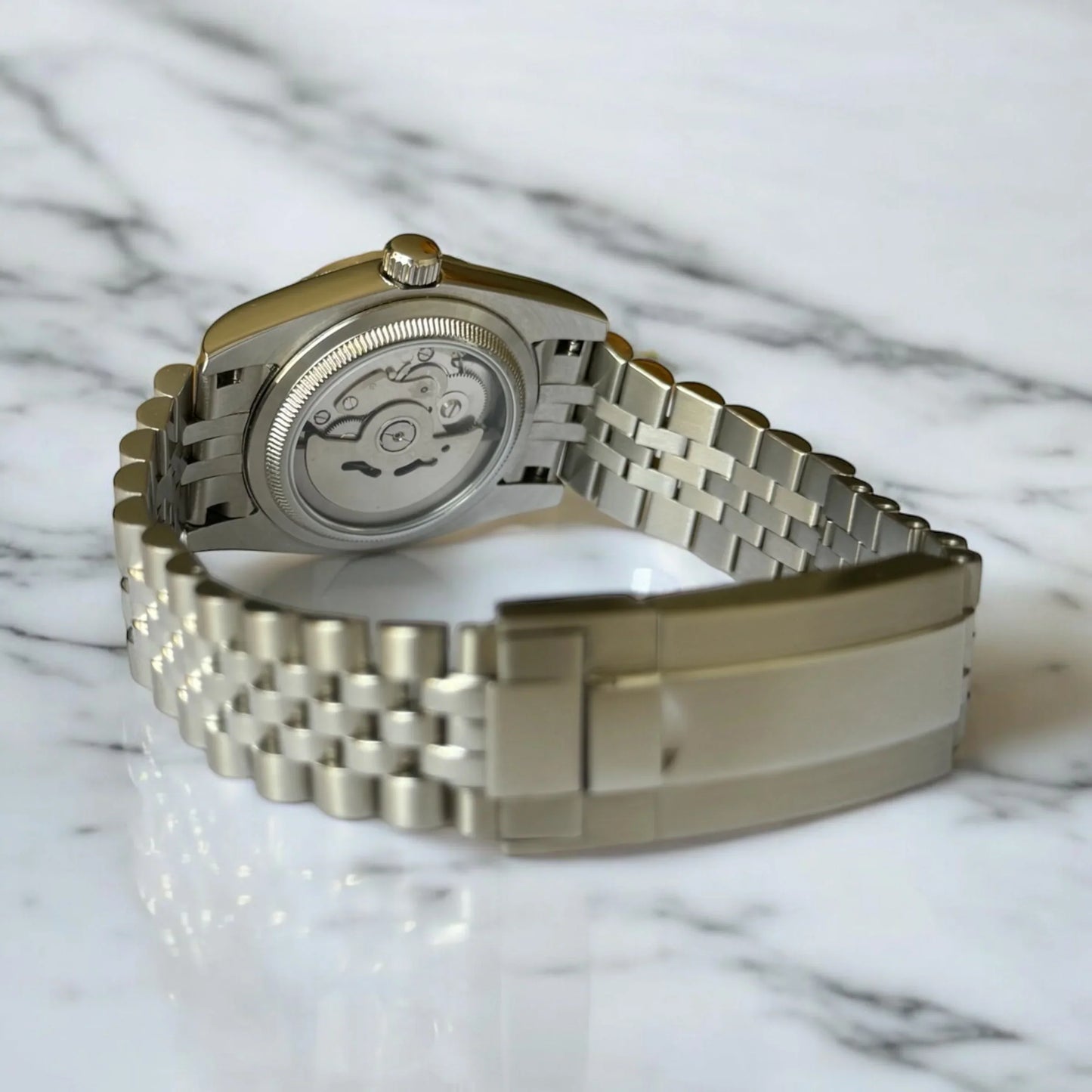 DJ-Fluted "Black" Árabe - Reloj personalizado con movimiento automático NH35 y acero inoxidable 316L | XP Watch Co.