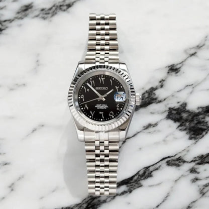DJ-Fluted "Black" Árabe - Reloj personalizado con cristal de zafiro y acero inoxidable 316L | XP Watch Co.