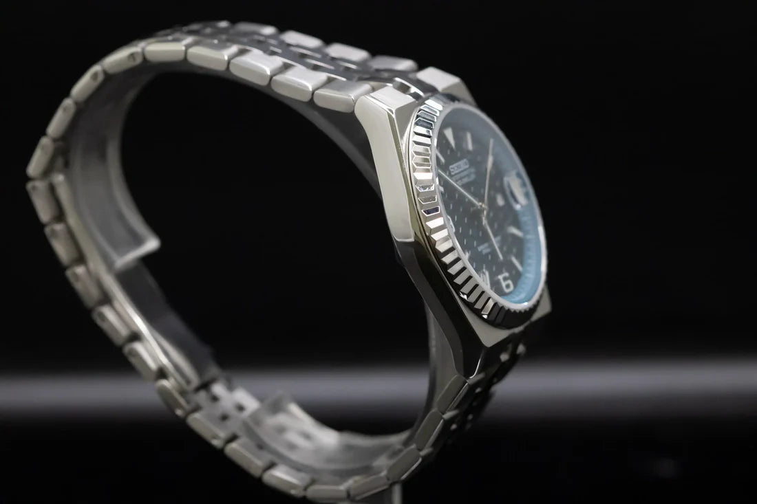 Land-Dweller Mod "Dark Blue" - Reloj personalizado con cristal de zafiro y acero inoxidable 316L | XP Watch Co.