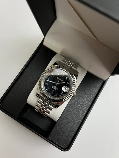 DJ-Fluted "Black" Árabe - Reloj personalizado con cristal de zafiro y acero inoxidable 316L | XP Watch Co.