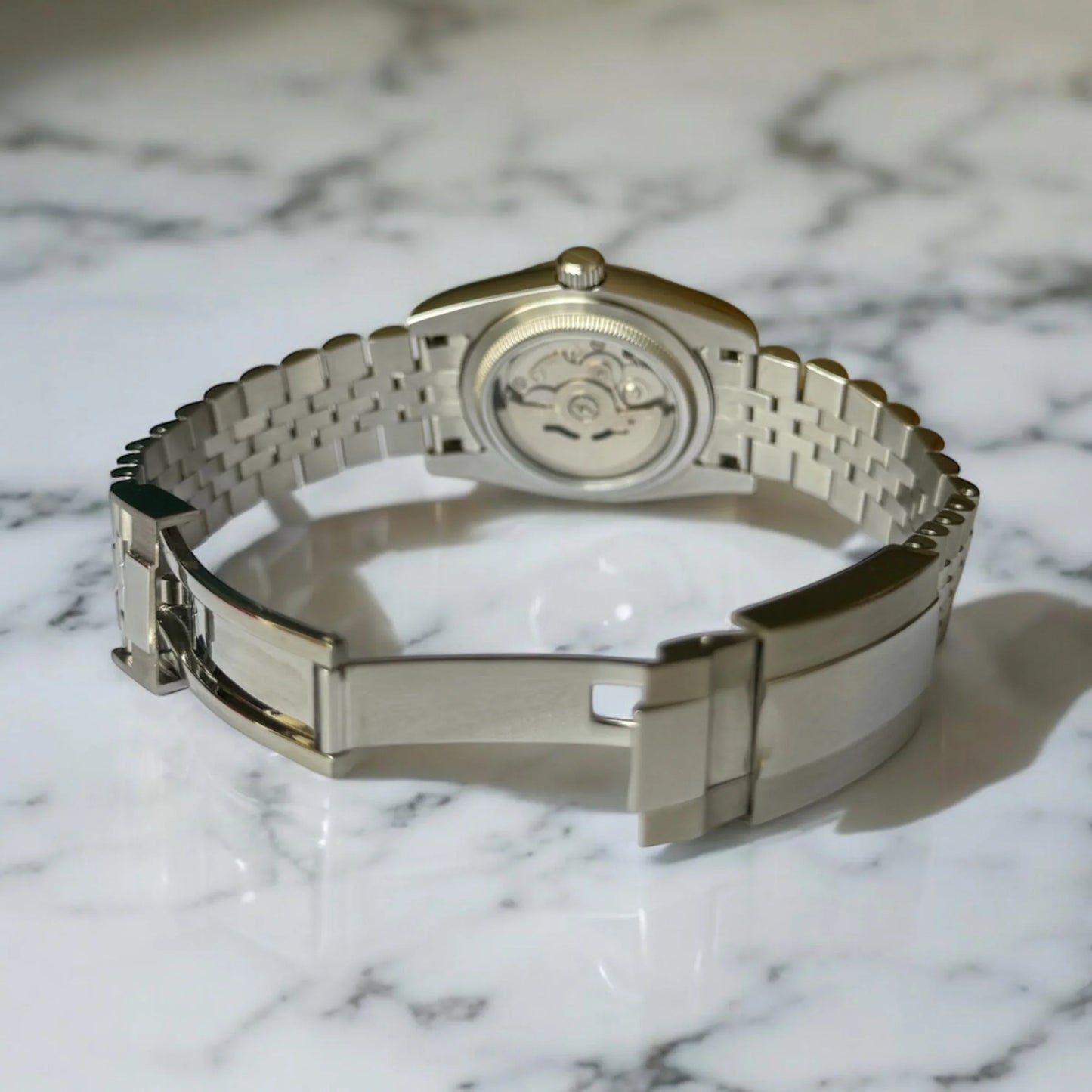 DJ-Fluted "Textured White" con movimiento NH35 y acero 316L cristal zafiro | XP Watch Co.