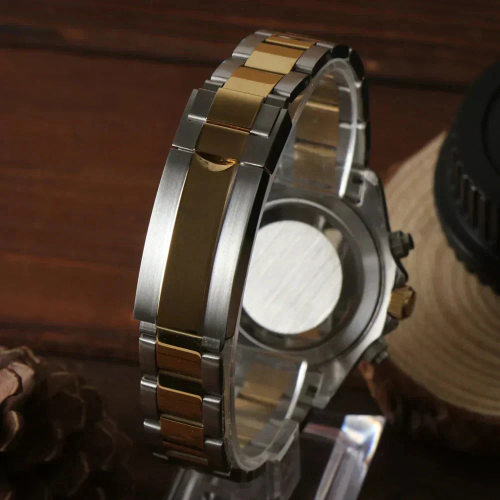 D-Racing "Two Tone Gold W/White" - Reloj personalizado con cristal de zafiro y acero inoxidable 316L | XP Watch Co.