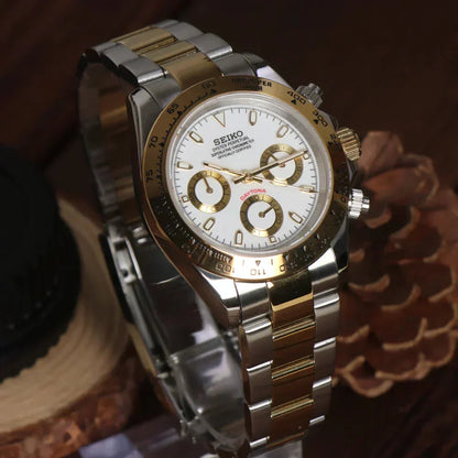 D-Racing "Two Tone Gold W/White" - Reloj personalizado con cristal de zafiro y cronógrafo VK63 | XP Watch Co.