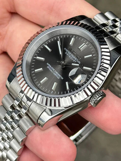 DJ-Fluted "Grey" (Rhodium) - Reloj personalizado con cristal de zafiro y acero inoxidable 316L | XP Watch Co.