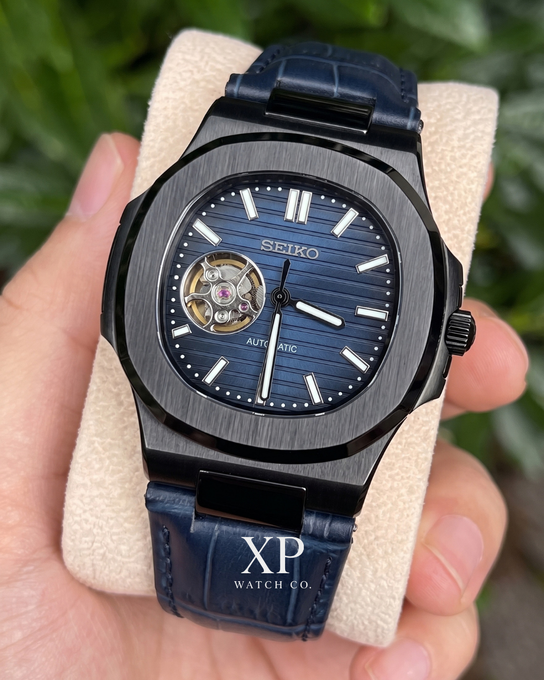 Nautic Dark Black Knight Blue Leather - Reloj mecánico personalizado con cristal de zafiro y movimiento NH35 | XP Watch Co.