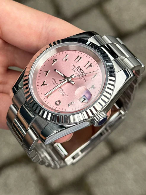 DJ-Fluted "Pink" Árabe - Reloj personalizado con movimiento automático NH35 y cristal de zafiro | XP Watch Co.