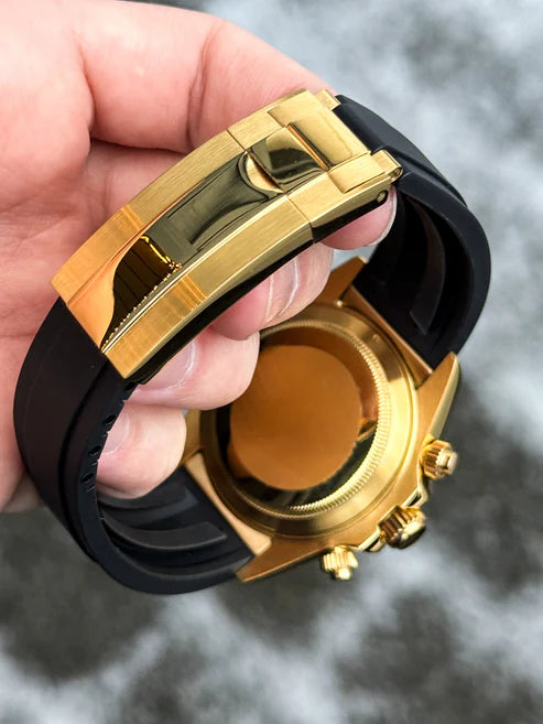 D-Racing "Gold W/Black (Pikachu)" - Reloj personalizado con cristal de zafiro y acero 316L | XP Watch Co.