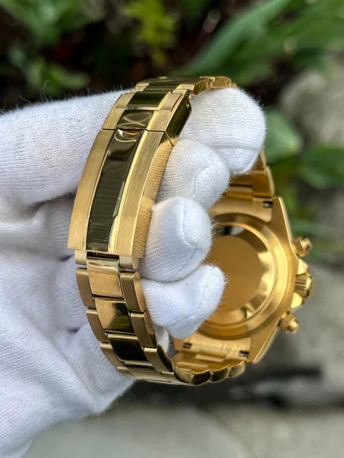 D-Racing "Gold W/Black (Pikachu)" - Reloj personalizado con acero inoxidable 316L y cristal de zafiro | XP Watch Co.