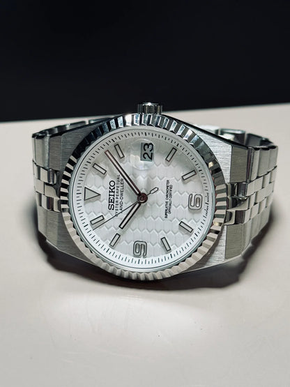 Land-Dweller Mod "White Sunburst" - Reloj personalizado con movimiento automático NH35 y cristal de zafiro | XP Watch Co.