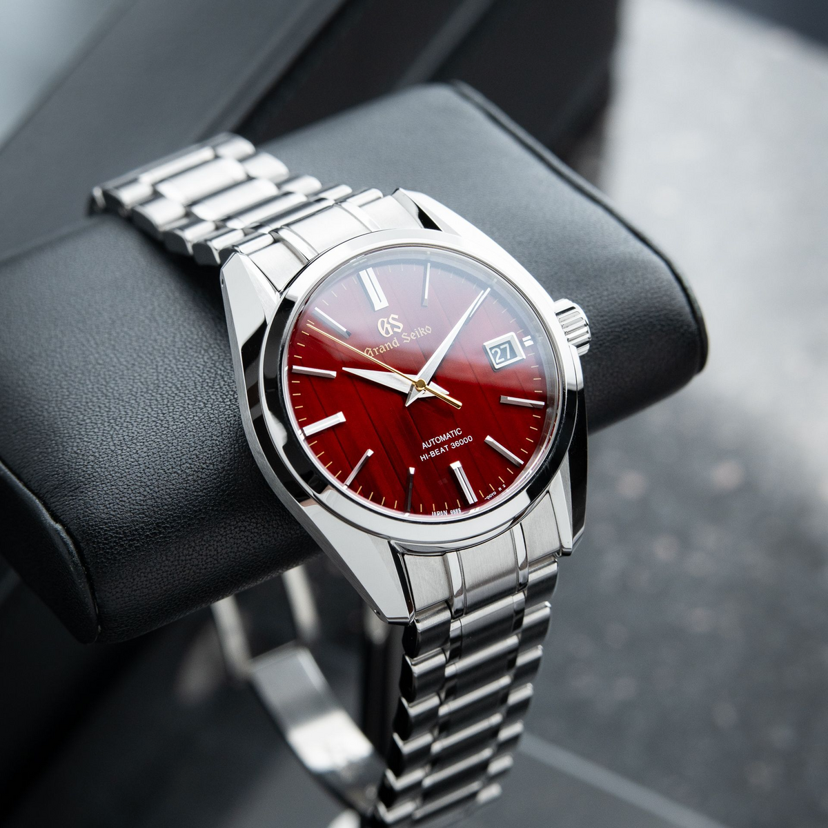 Reloj Grandko Mod 39.5mm | Deep Burgundy Texture - Reloj personalizado con cristal de zafiro y acero 316L | XP Watch Co.