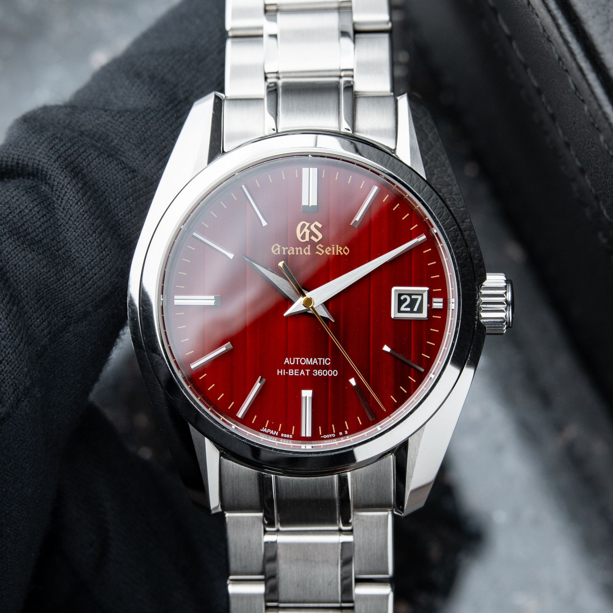 Reloj Grandko Mod 39.5mm | Deep Burgundy Texture - Reloj personalizado con cristal de zafiro y acero 316L | XP Watch Co.