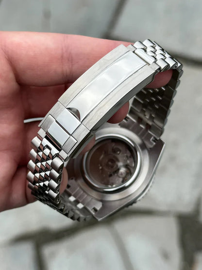 GMT Dual-Time Dual-Time "Bat Girl" - Reloj personalizado con acero inoxidable 316L y movimiento NH35 | XP Watch Co.