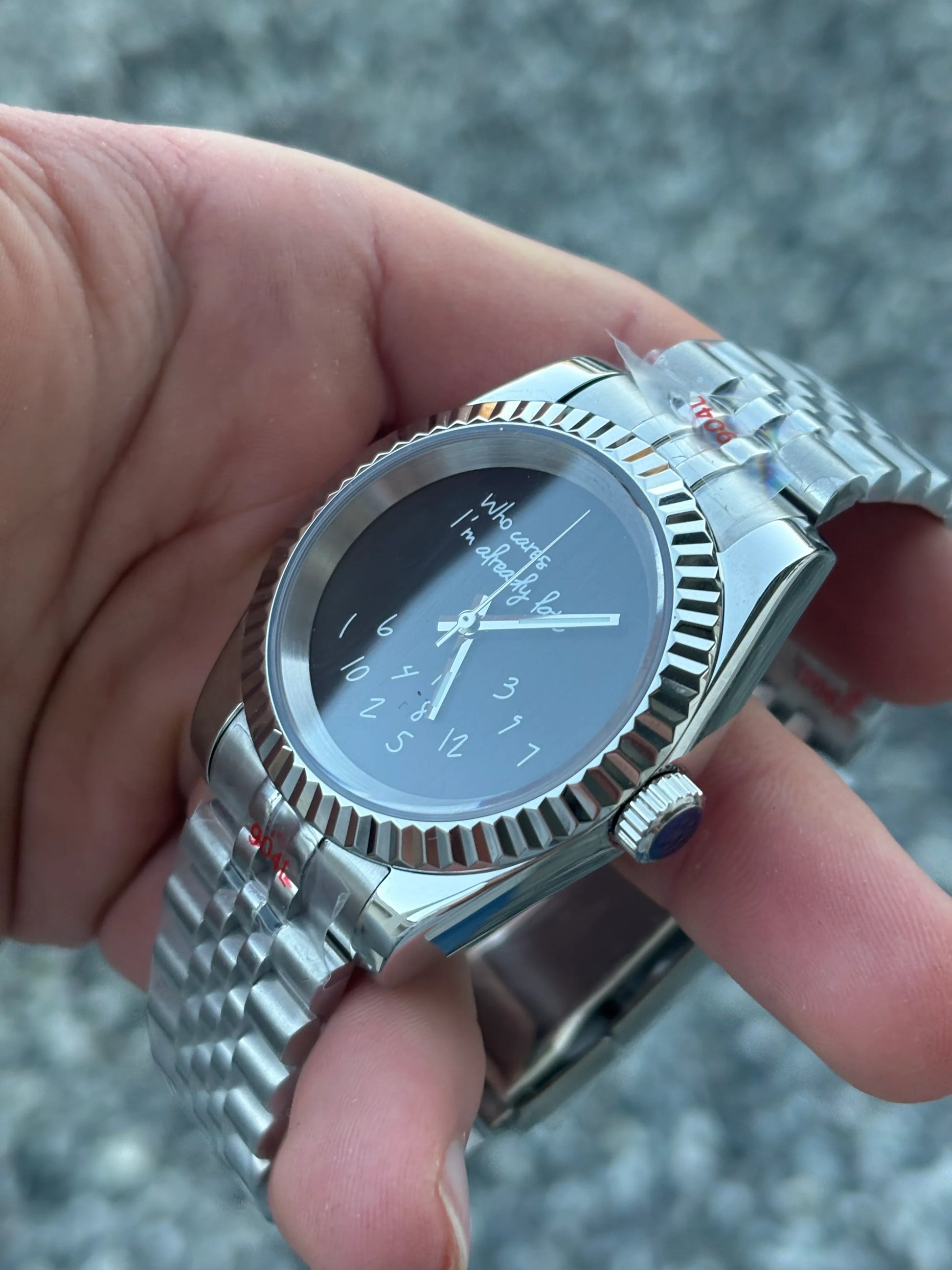 DJ-Fluted "Black" (Who Cares..) - Reloj personalizado con cristal de zafiro y acero inoxidable 316L | XP Watch Co.