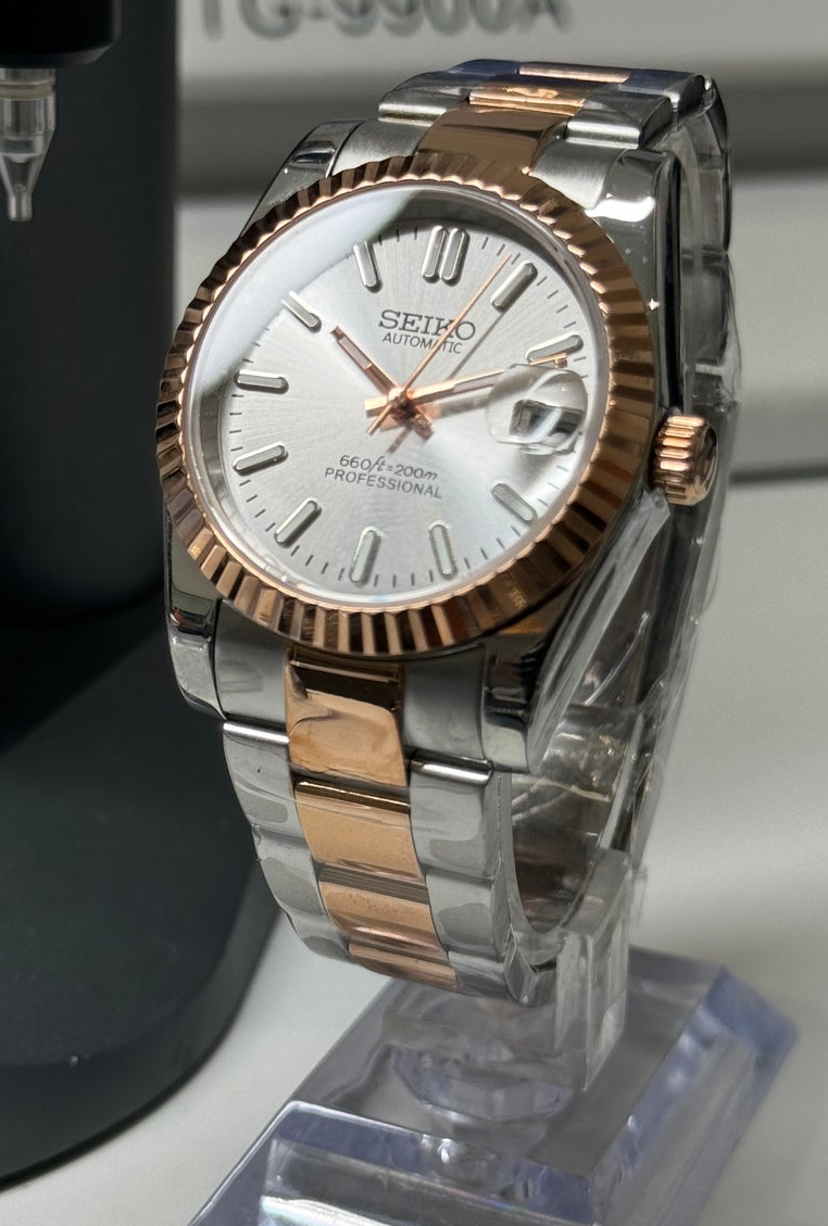 DJ-Fluted "Two Tone Rose Gold W/White" - Reloj personalizado con cristal de zafiro y acero inoxidable 316L | XP Watch Co.
