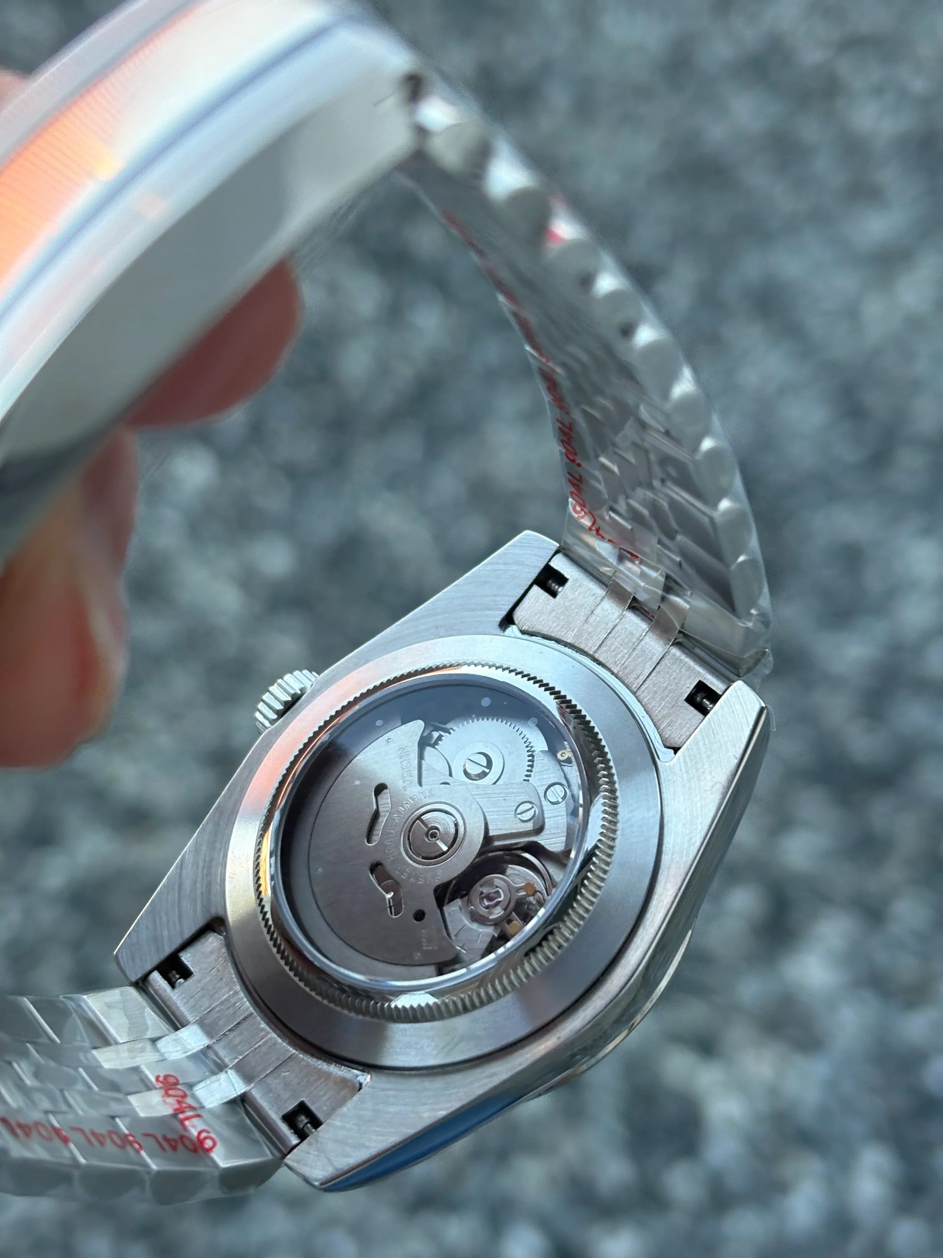 DJ-Fluted "Black" (Who Cares..) - Reloj personalizado con movimiento automático NH35 y acero inoxidable 316L | XP Watch Co.