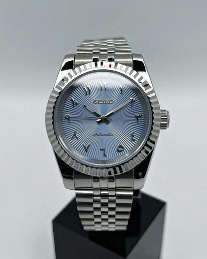 DJ-Fluted "Sky Blue" Árabe - Reloj personalizado con movimiento automático NH35 y cristal de zafiro | XP Watch Co.