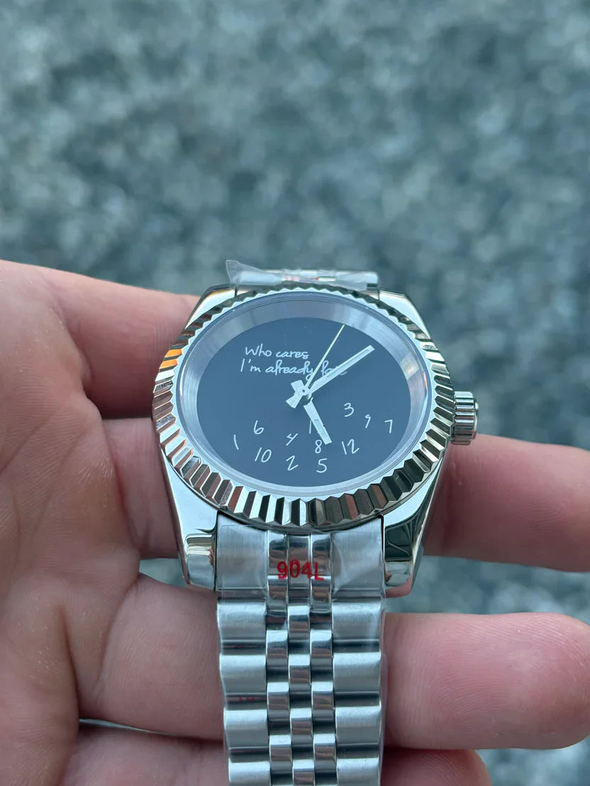DJ-Fluted "Black" (Who Cares..) - Reloj personalizado con cristal de zafiro y acero inoxidable 904L | XP Watch Co.