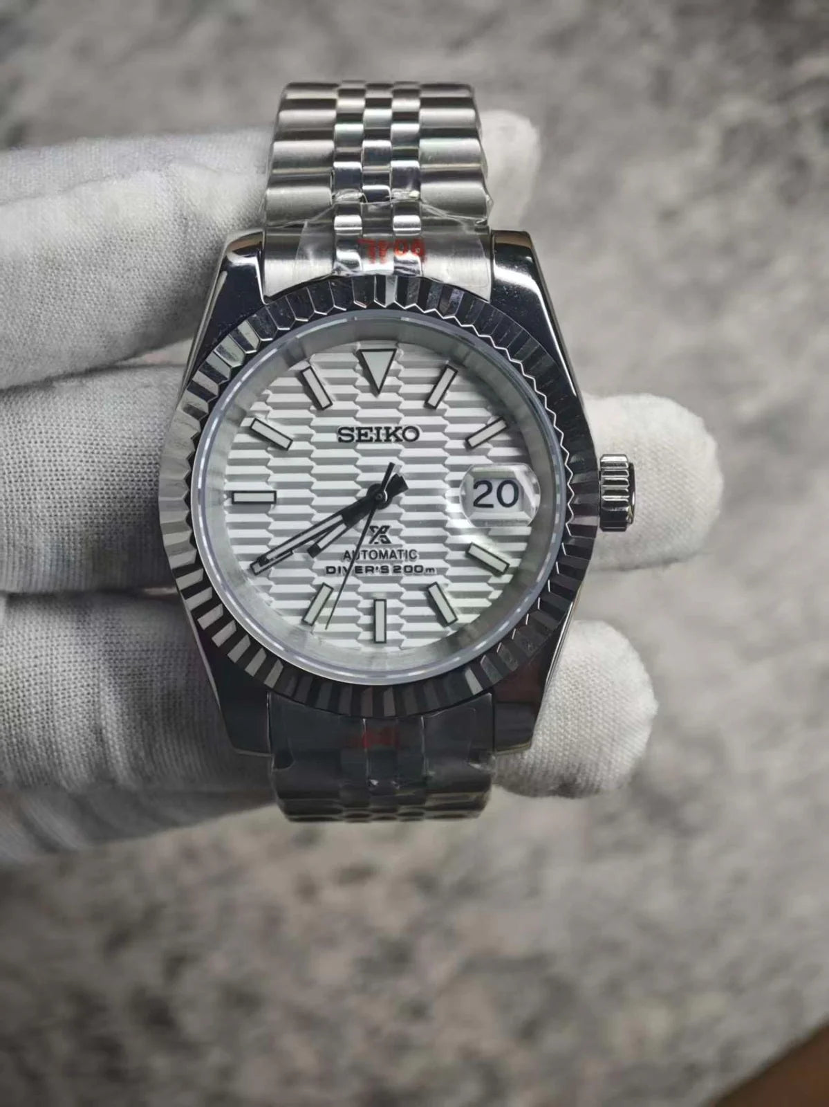 DJ-Fluted "Textured White" - Reloj personalizado con movimiento automático NH35 y cristal de zafiro | XP Watch Co.