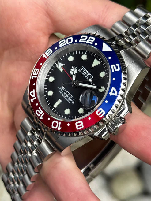 GMT Dual-Time "Pepsi" - Reloj personalizado con cristal de zafiro y acero inoxidable 316L | XP Watch Co.