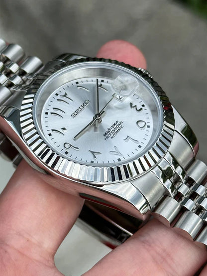 DJ-Fluted "Silver Stealth" Árabe - Reloj personalizado con cristal de zafiro y acero inoxidable 316L | XP Watch Co.