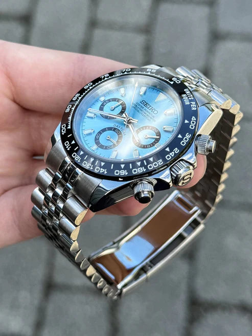 D-Racing "Ice Blue" - Reloj personalizado con cristal de zafiro y cronógrafo VK63 | XP Watch Co.