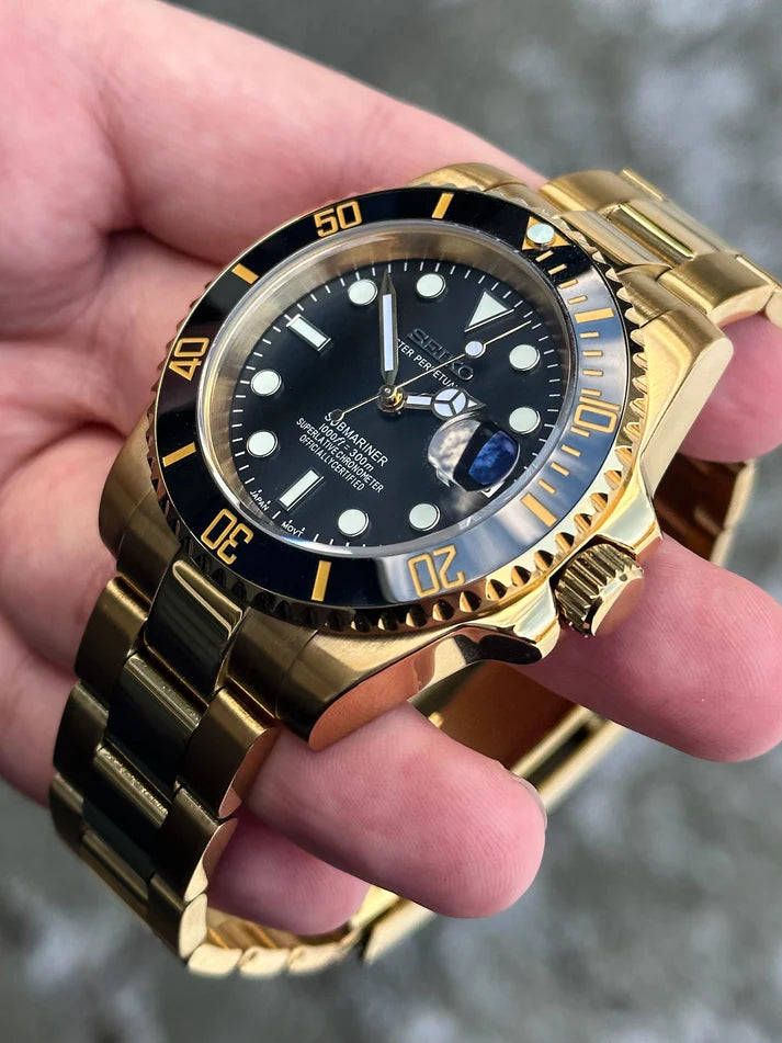 Sub-Diver "Gold Black" - Reloj personalizado con cristal de zafiro y acero inoxidable 316L | XP Watch Co.