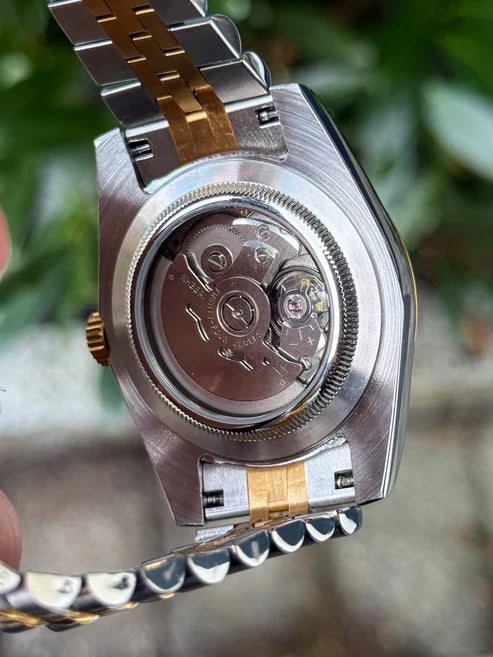 Sky-Dweller | Two Tone Gold "Negro" con movimiento NH70, cristal zafiro y acero 316L | XP Watch Co.