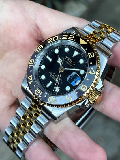 GMT Dual-Time Dual-Time "Two-tone Gold Black" - Reloj personalizado con cristal de zafiro y acero inoxidable 316L | XP Watch Co.