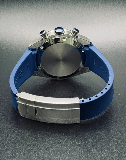 Speedy Mod ‘Snoopy’ Blue Rubber Strap - Reloj personalizado con acero inoxidable 316L | XP Watch Co.
