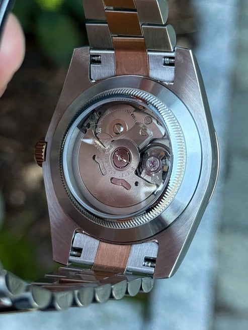 DJ-Fluted Arabic "Choco" Dual Tone RG Presidente - Reloj personalizado con movimiento automático NH35 y acero inoxidable 316L | XP Watch Co.