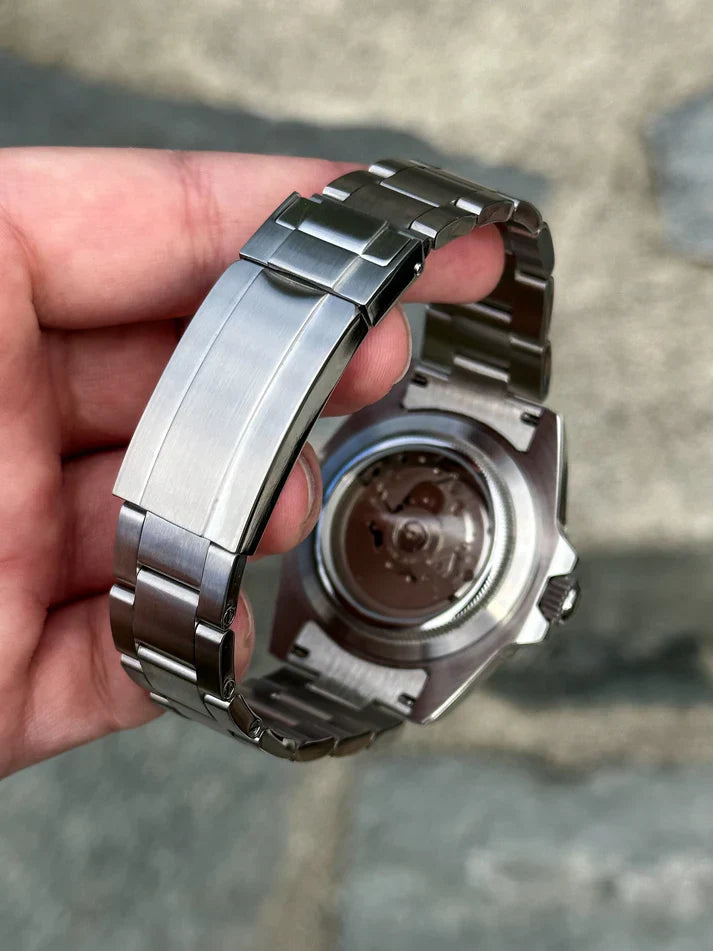 Sub-Diver "Hulk" con movimiento NH35, acero 316L y cristal zafiro visible | XP Watch Co.