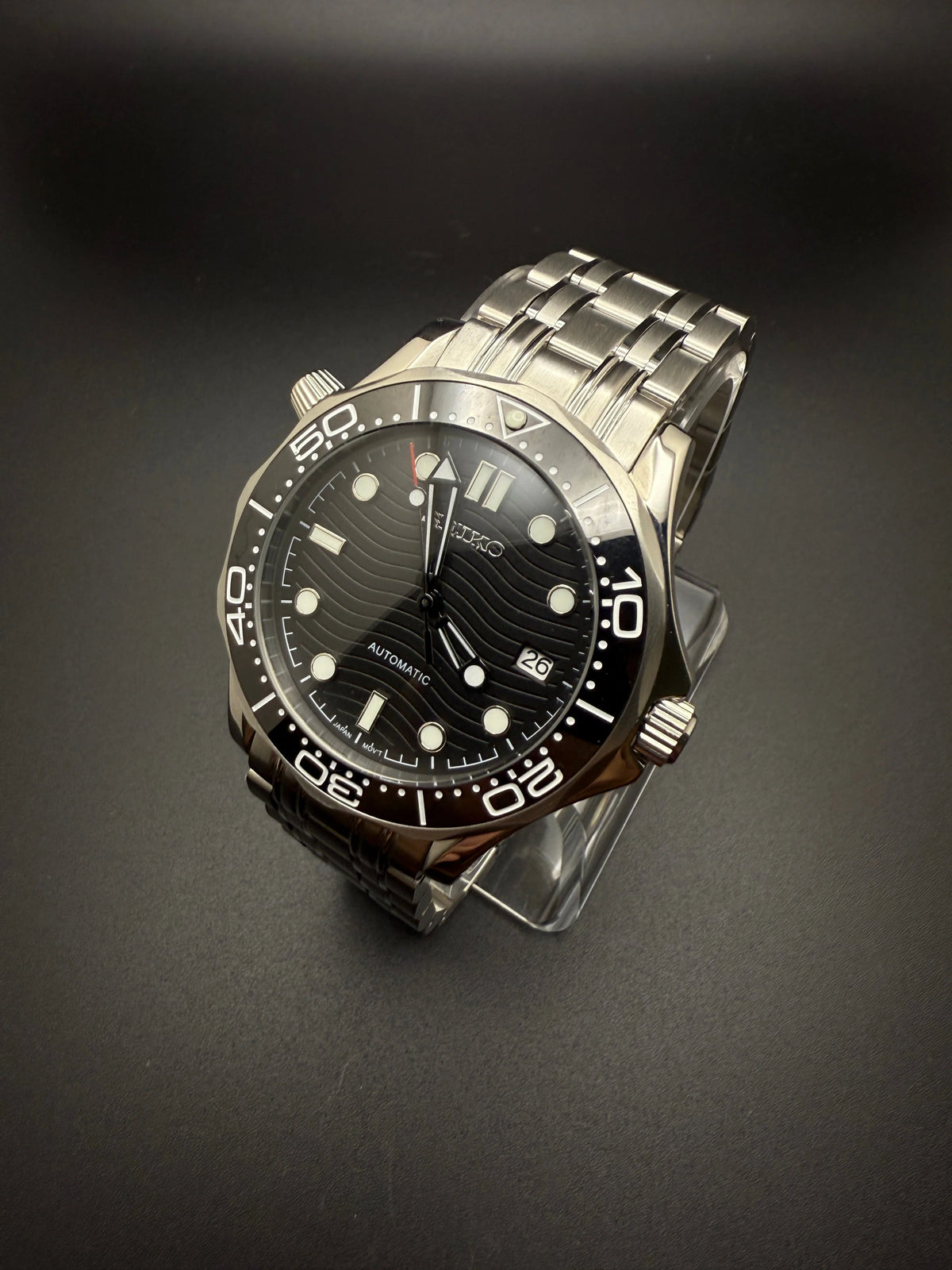 Mod Seamaster Diver Black - Bond 007 - Reloj personalizado con movimiento automático NH35 y acero inoxidable 316L | XP Watch Co.