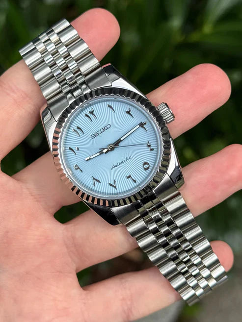 DJ-Fluted "Sky Blue" Árabe - Reloj personalizado con movimiento automático NH35 y cristal de zafiro | XP Watch Co.