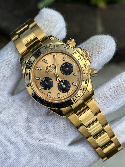 D-Racing "Gold W/Black (Pikachu)" - Reloj personalizado con cristal de zafiro y cronógrafo VK63 | XP Watch Co.