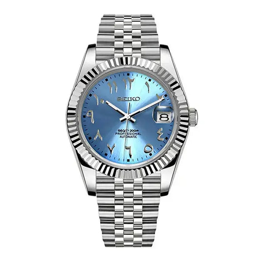 DJ-Fluted "Light Blue" Árabe - Reloj personalizado con cristal de zafiro y acero inoxidable 316L | XP Watch Co.