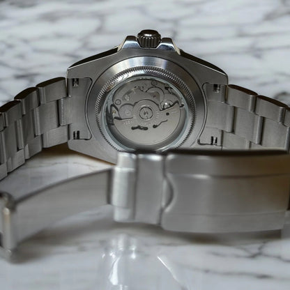 GMT Dual-Time Dual-Time "Starbucks" - Reloj personalizado con movimiento automático NH35 y acero inoxidable 316L | XP Watch Co.