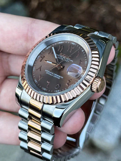 DJ-Fluted Arabic "Choco" Dual Tone RG Presidente - Reloj personalizado con cristal de zafiro y acero inoxidable 316L | XP Watch Co.