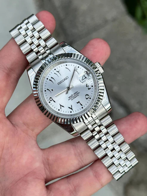 DJ-Fluted "Silver" Árabe con movimiento NH35, cristal zafiro y acero 316L | XP Watch Co.